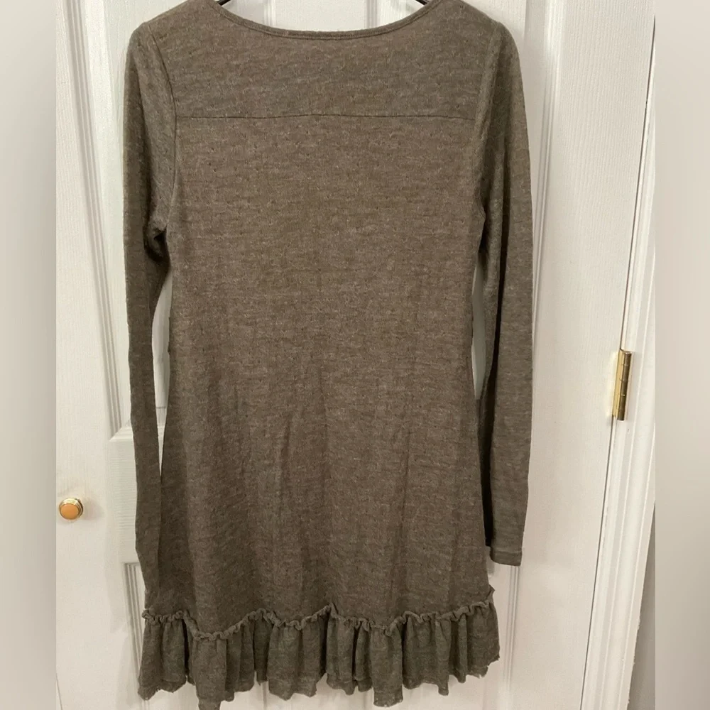A’reve top. Long sleeve. Size L - Picture 5 of 7